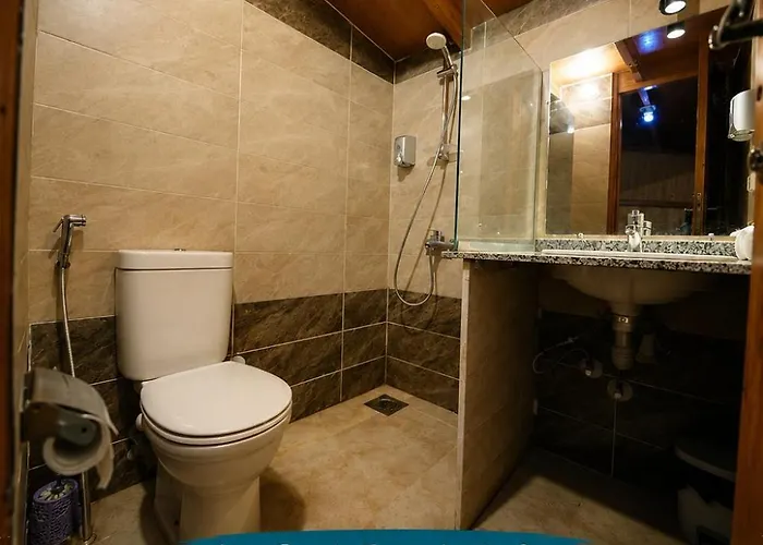 Paradise Sweir Szálloda 3*